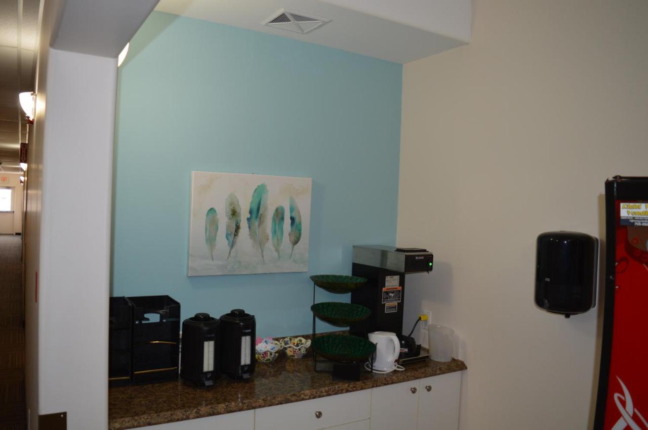 Auberge Macdonald Guest Inn Iroquois Falls Zewnętrze zdjęcie